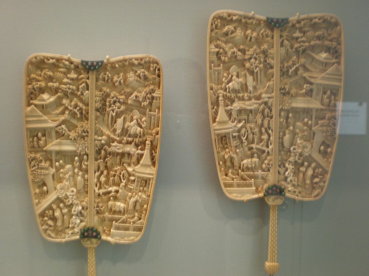Pair of Chinese fans painted with scenes from Romance of the Western Chamber, Asian Art Museum San Francisco