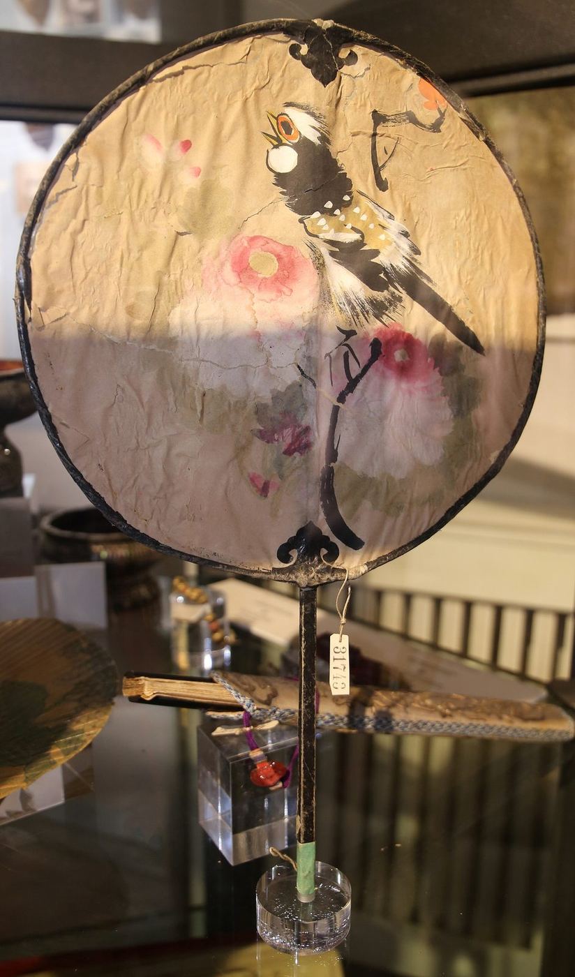 Chinese round fans of painted paper and bamboo from around 1890 to 1910